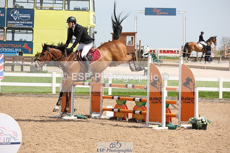 240510A-141917-07579 - Cls 17 1.05m National Am Quali