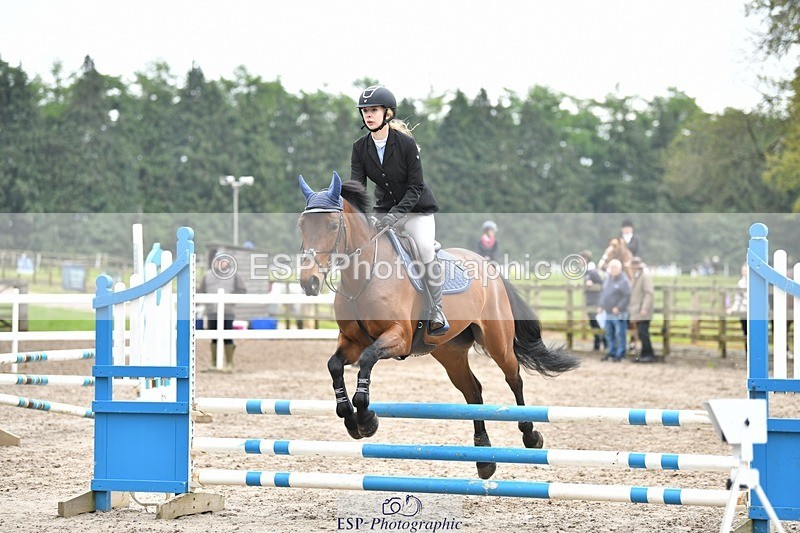 230512-093653-00347 - Cls 10 Snr 85cm Schooling