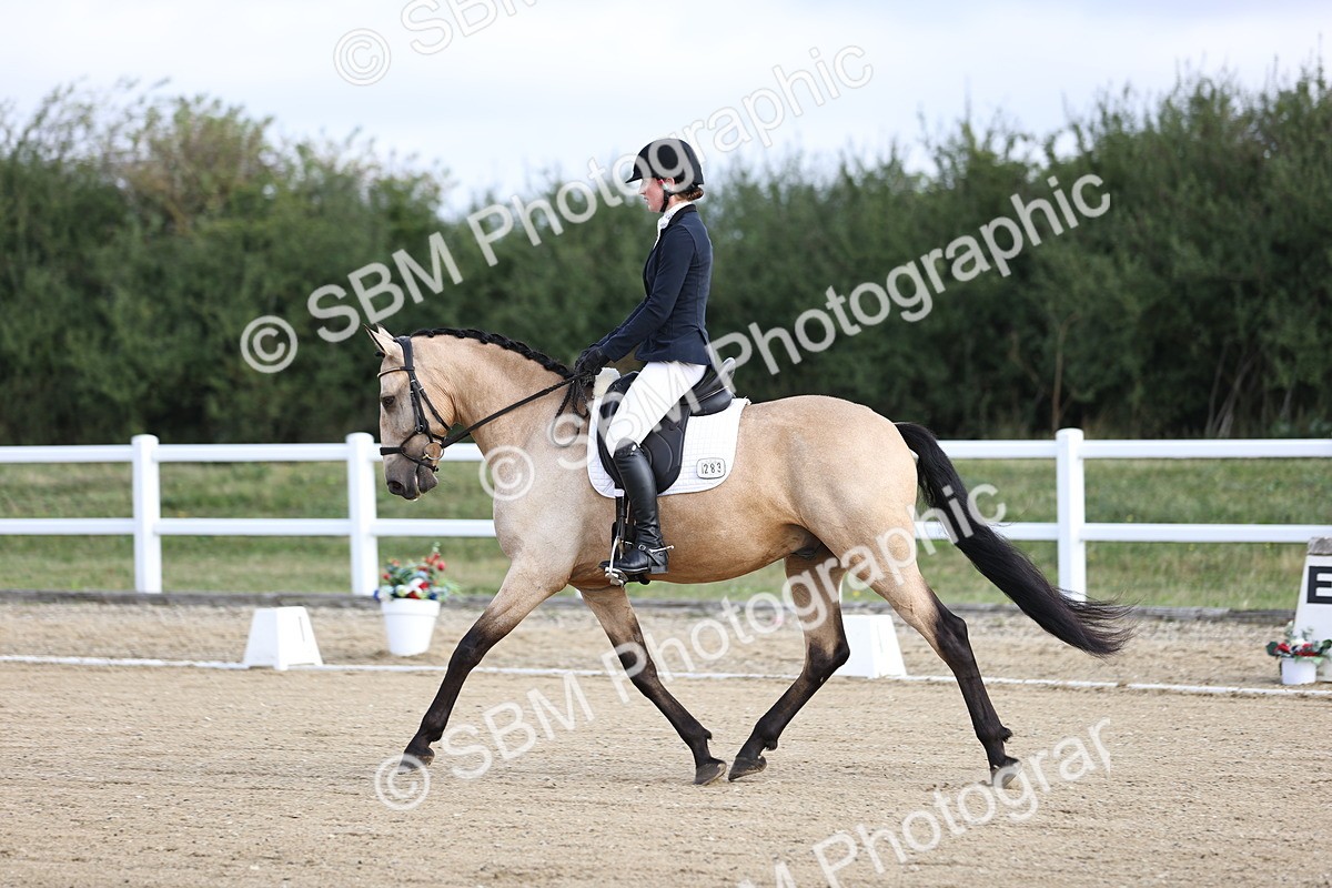 SBM_015299 - Class 14 - Novice 23 - 9.05-10.08