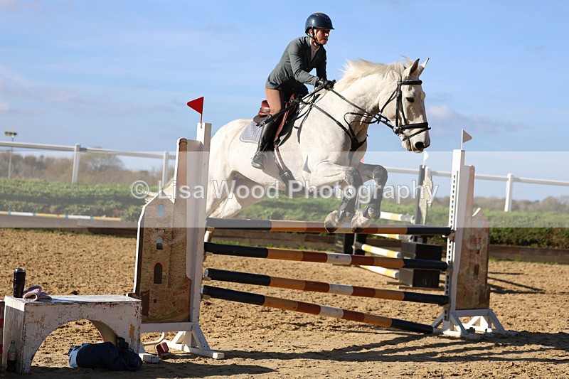 3E7A5738 - Class 7: Senior Newcomers/1.10m open