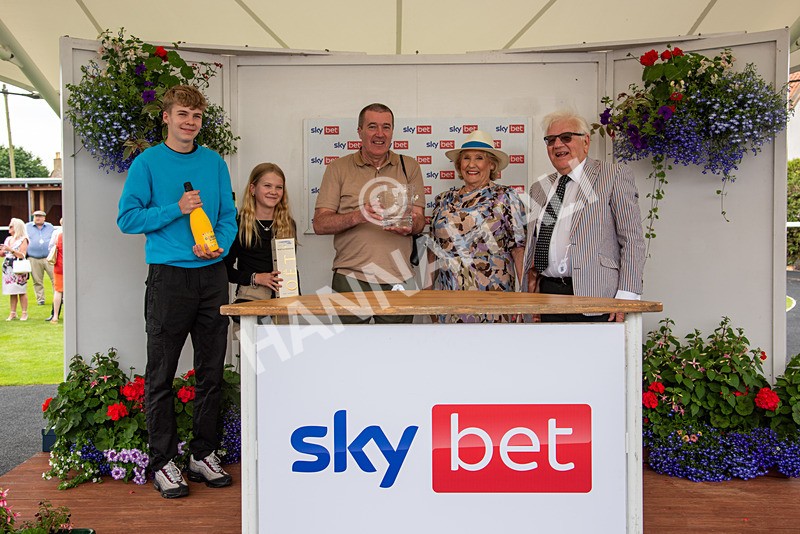 240724-Race 2-Chuti Manika-9113 - Race 2