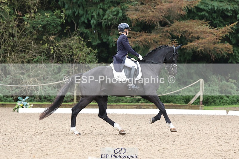 241024-102353-01575 - 132-Mollie.Summerland-MOJO