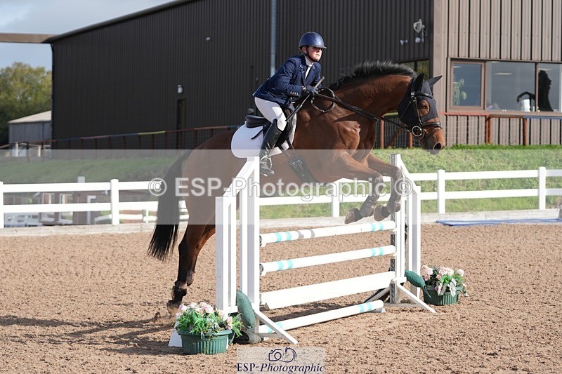 251005-103010-02562 - Cls 22 British Novice and 90cm