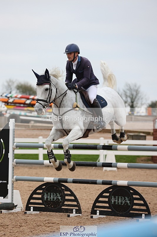 241101A-155905-03161 - FRI Cls 8 National 1.30m