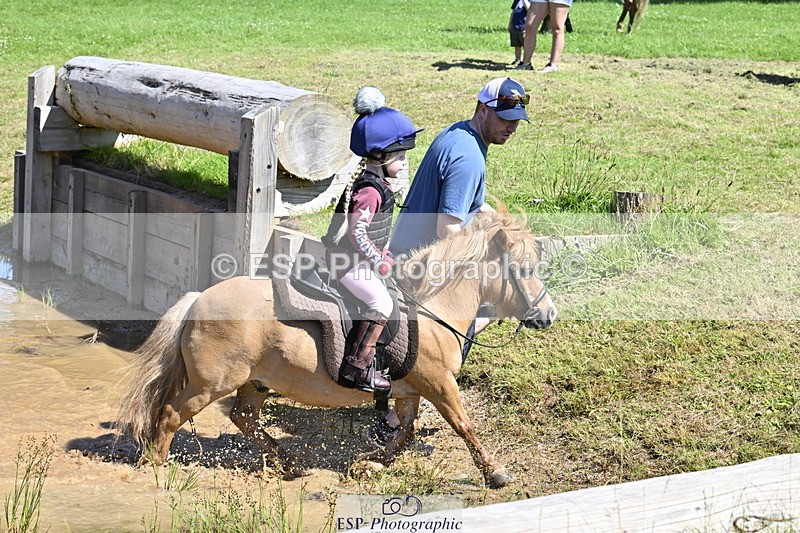 240728B-111518-01294 - Gemma's Group XC