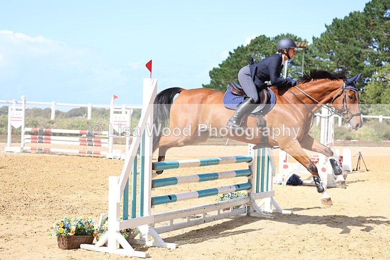 3E7A9438 - Class 9: Senior British Novice/90cm open