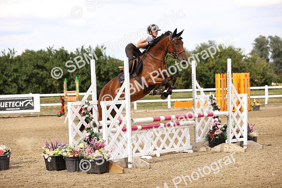 SBM_002321 - Class 18 - Ariat Senior British Novice- 90cm Open