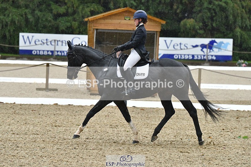 231018-145050-00647 - 004-CARTOON.HERO-Sophie.Wildern-DR