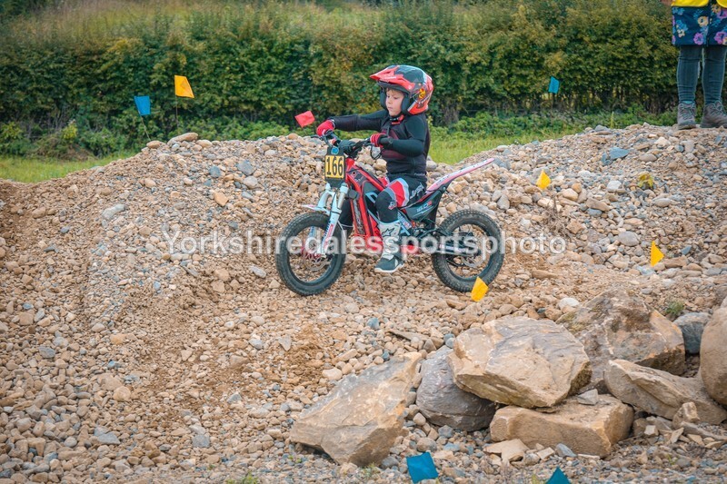 DSCF0534 - Ripon MC Trial 27/09- kids