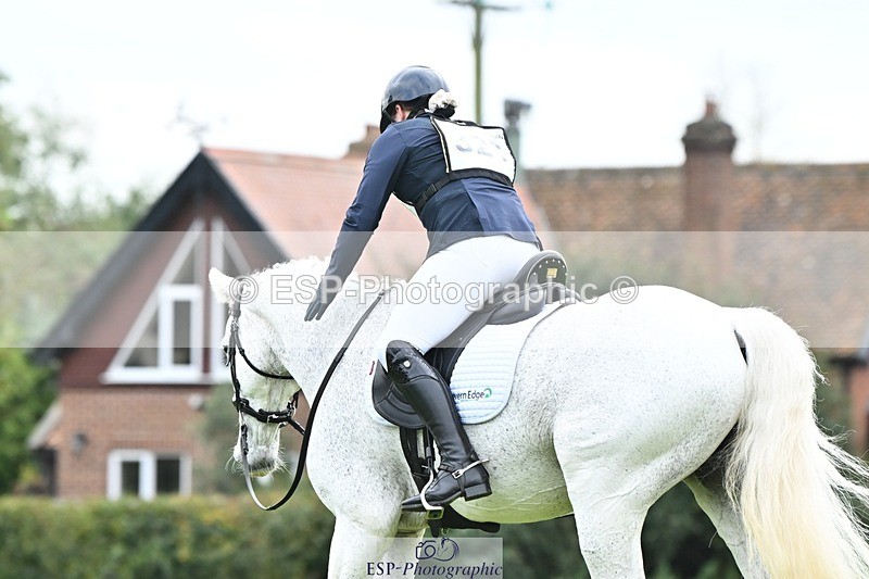 241024-120135-02596 - 321-Hannah.Underhill-DONBEG.GREY