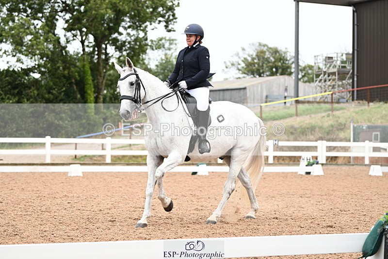 240815A-140216-01921 - 139-Chloe.Makepeace-Beechfield.Diamond