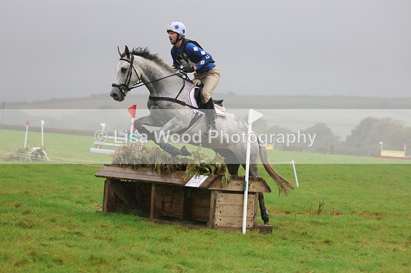 3E7A1833 - Class 4: 80cm: Box