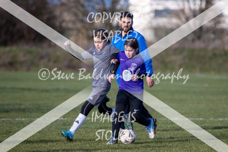 1DX31143 - 2026-01-17 FC Abbey Meads U9 Purple Girls V Develop FC U9 Girls