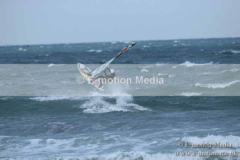 WS 020413-194 - Windsurfing