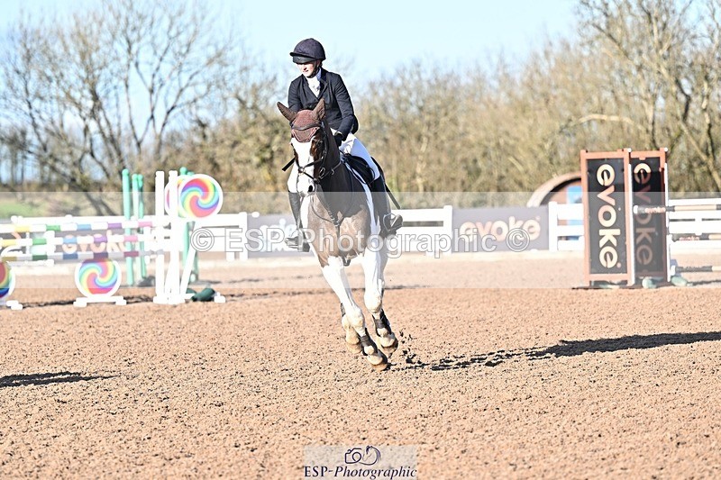 251203-124113-00500 - Cls 4 Newcomers and 1.10m Open