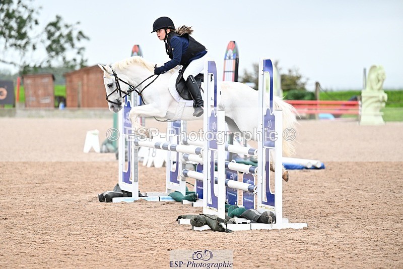 250920-155139-01803 - Cls 21 Pony Intro 80cm Derby