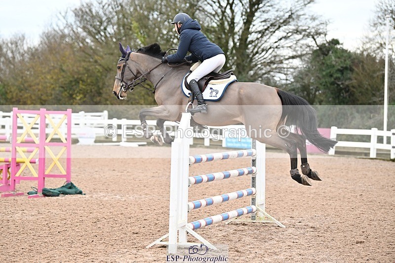 241206-122027-00681 - Cls 5 Newcomers and 1.10m Open