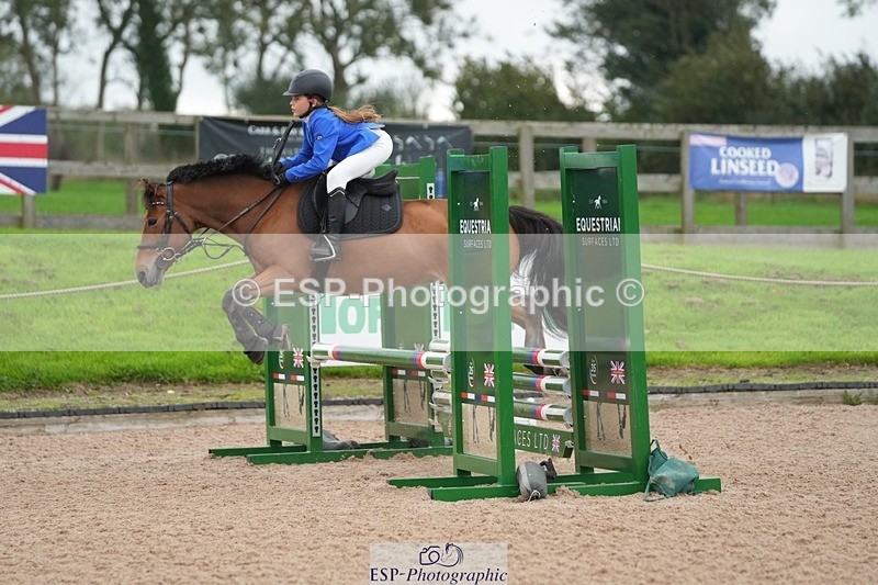 250920-092914-00479 - Cls 3 Pony Intro 70cm