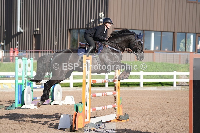 251108-124348-02560 - Cls 13 Foxhunter and 1.20m Open