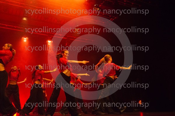 00925 - Nicki Minaj Medley