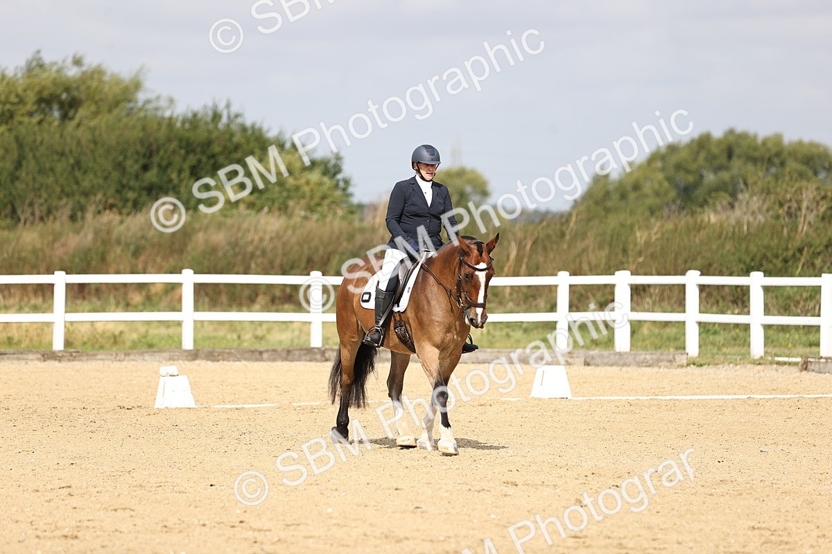 SBM_016238 - Class 14 - Novice 23 - 10.29-11.32