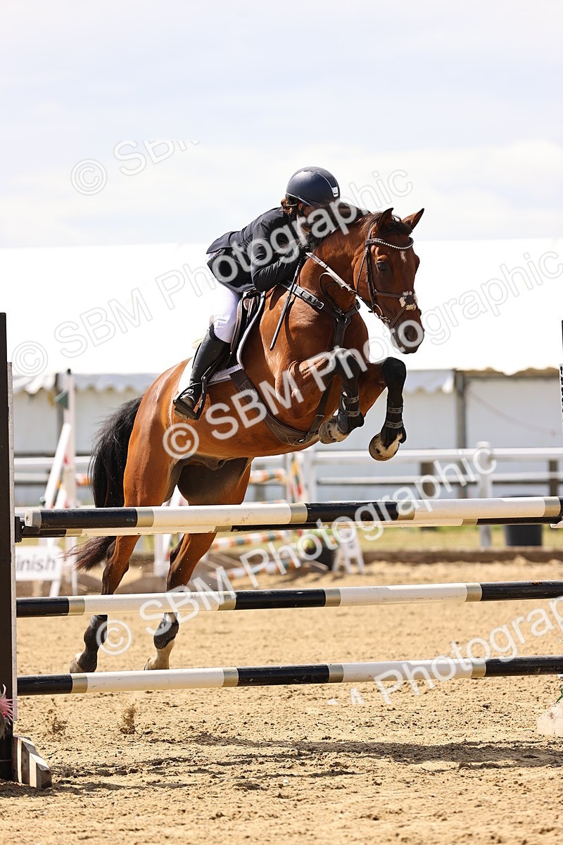 SBM_009817 - Class 8 - Senior Newcomers - 1.10  Open