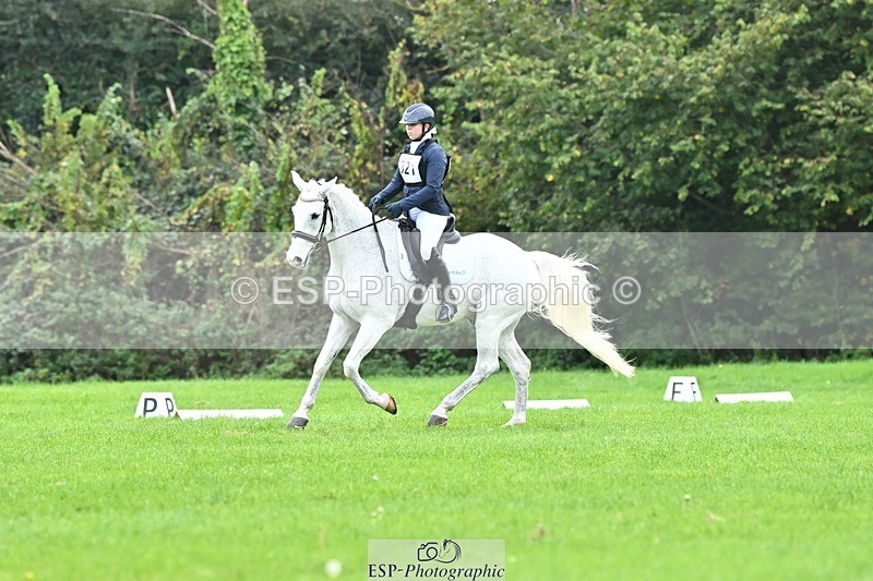 241024-115942-02572 - 321-Hannah.Underhill-DONBEG.GREY