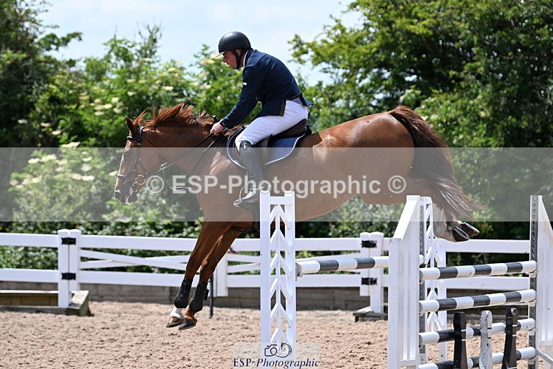 240619A-141738-00521 - Cls 4 Snr Newcomers and 1.10m Open