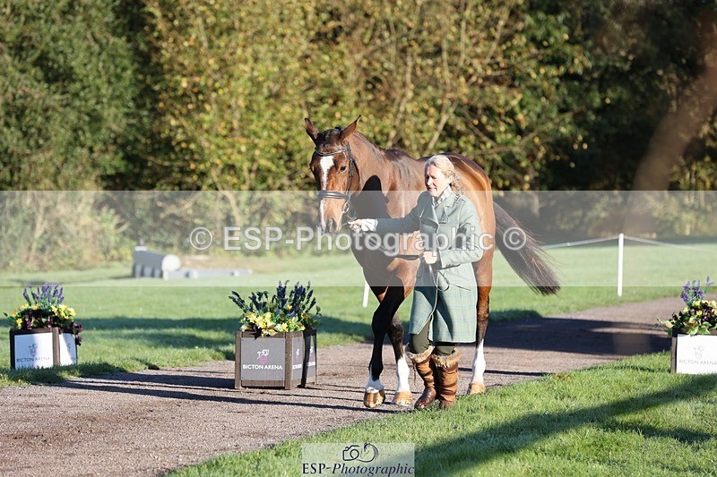 241027-083728-14701 - 378-Fern.Hordern-SHES.ALL.THAT