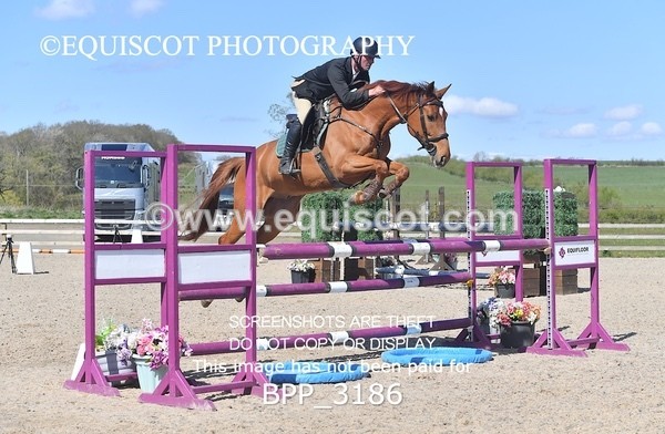 BPP_3186 - CLASS 14  Senior Newcomers/ 1.10m Open