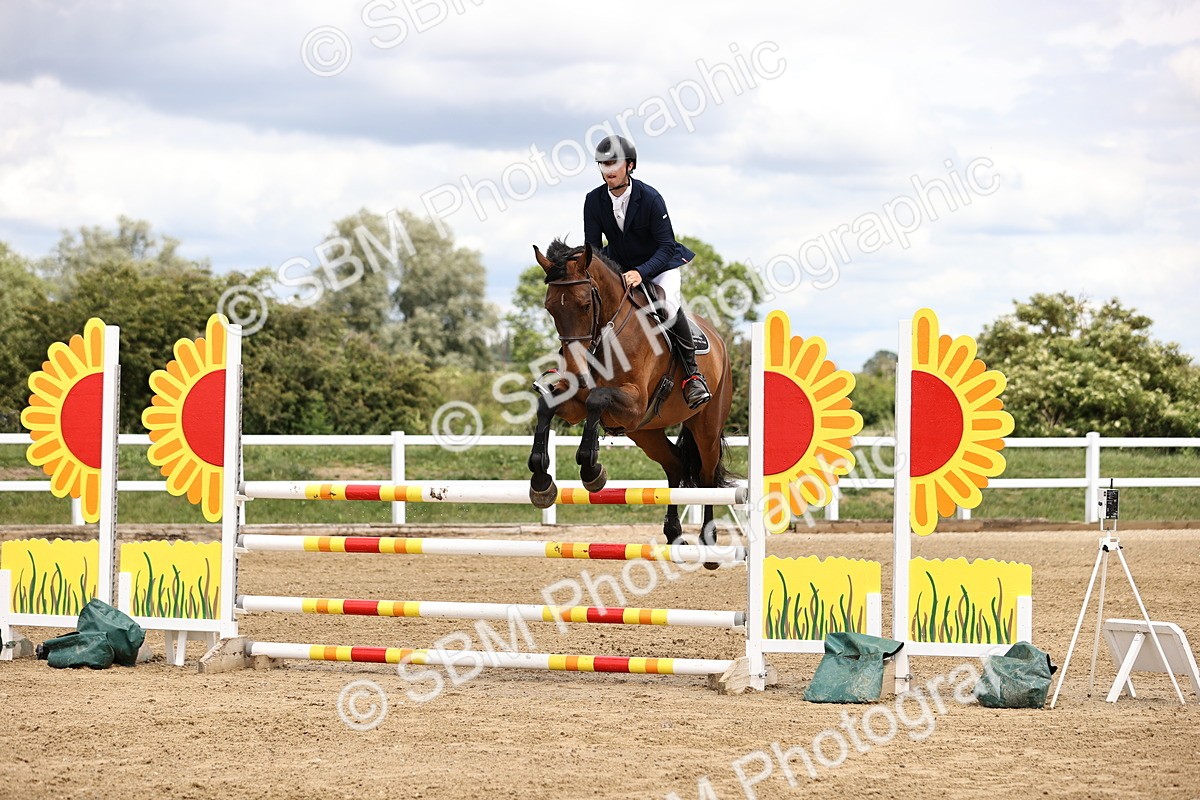 SBM_003040 - Class 11 - Senior Newcomers - 1.10m