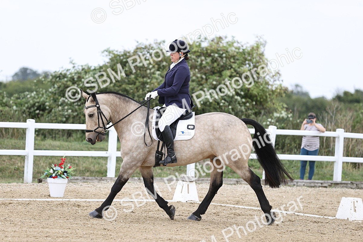 SBM_017908 - Class 14 - Novice 23 - 15.16-16.19