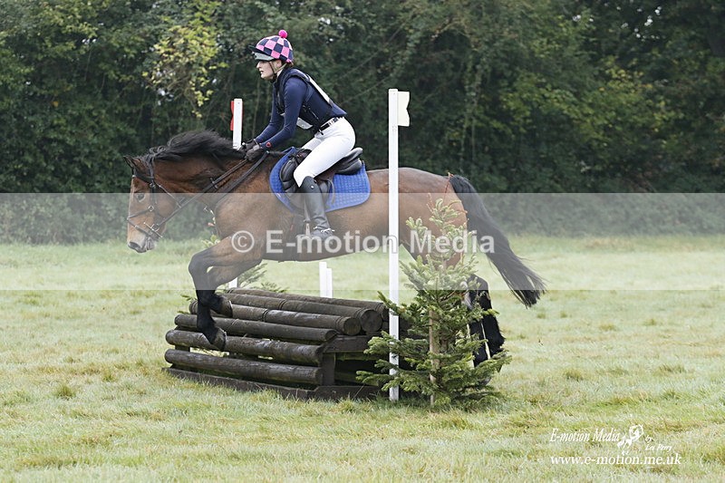 WWHT 171021 0335 - Novice Restricted (0.80m)  17/10/21