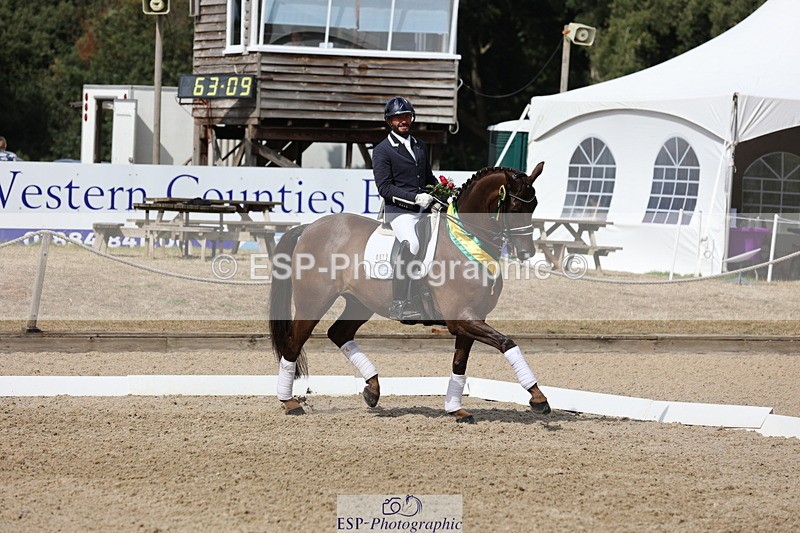 250809A-155925-04709 - Medium GOLD Presentations