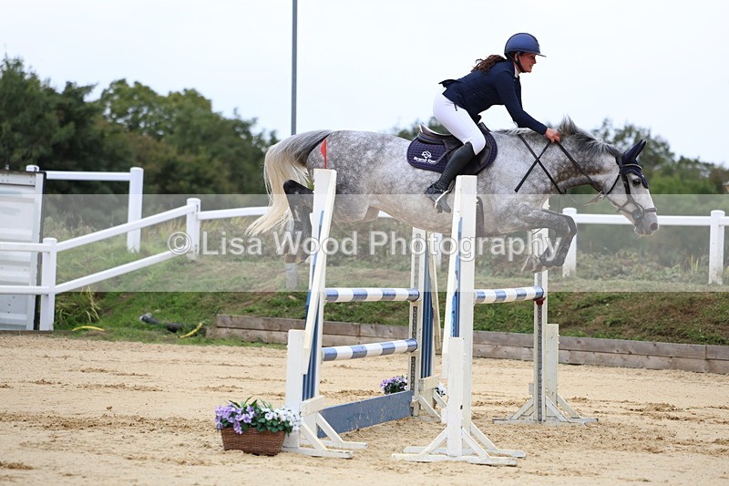 3E7A3191 - Class 8: Senior Newcomers/1.10m open