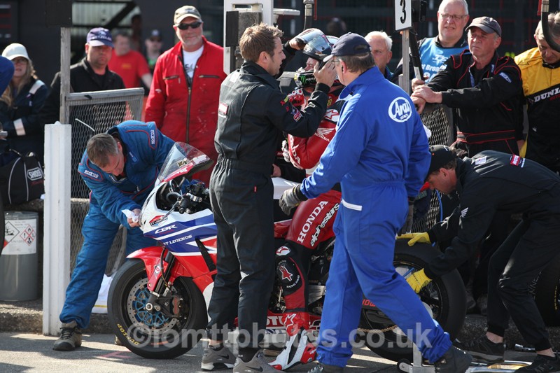 IMG_0889 - Senior TT - Start Line