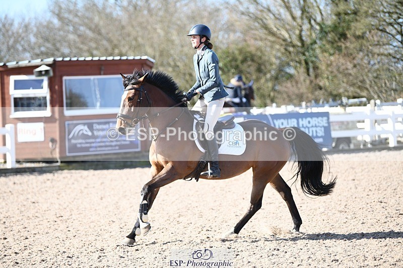 250330-102205-06083 - Cls 32 British Novice and 90cm