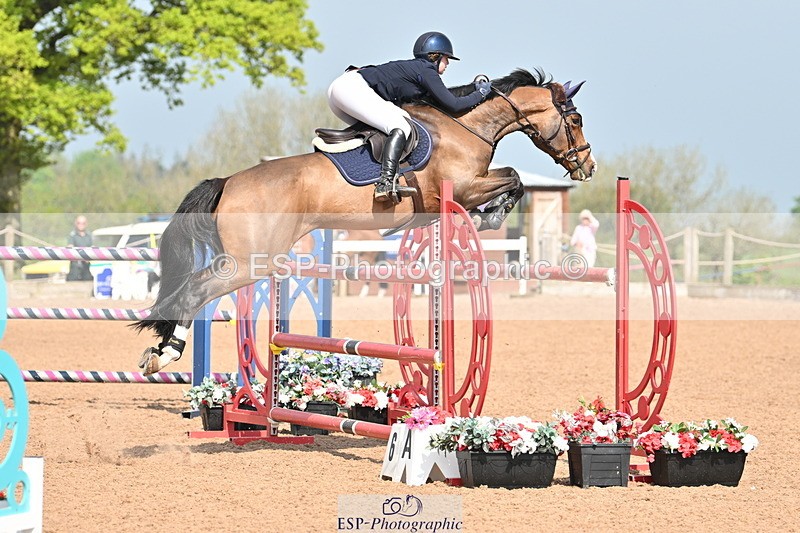 240512A-101308-17176 - Cls 48 National 1.30m Open