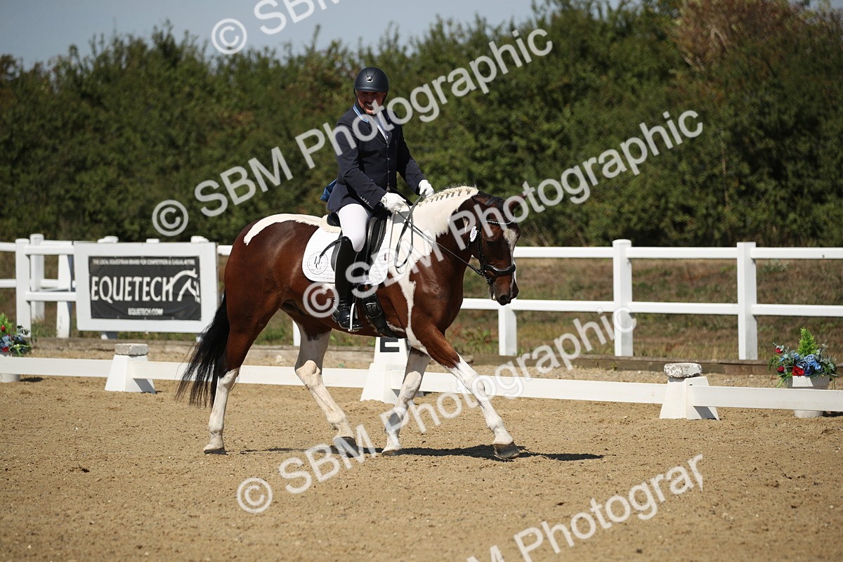 SBM_005103 - Class 11 - Novice 5 - 11.41-12.58