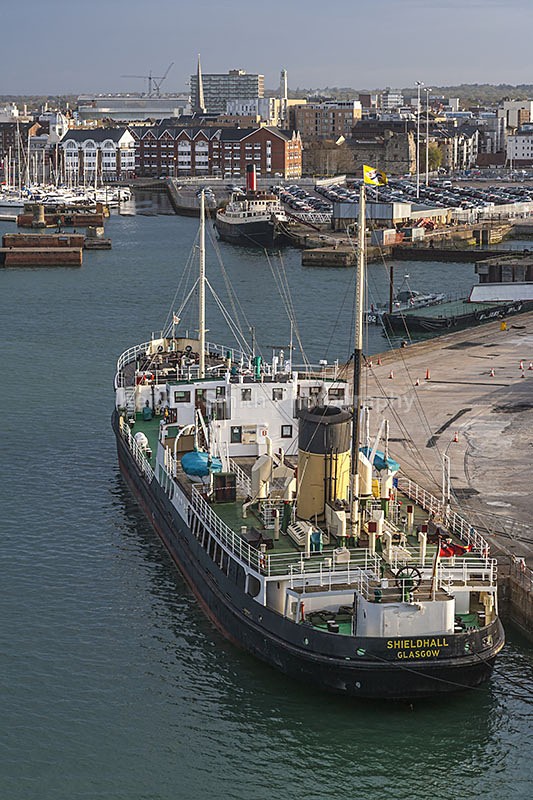 YR6M2143 - United Kindom