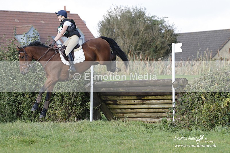  WWHT 171021 4044 - Open (1.00m)  17/10/21