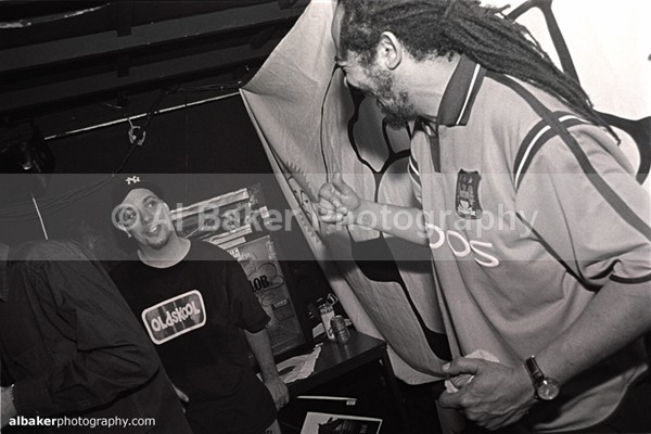 33 - Friends-&-Family @ the roadhouse 06.04.02