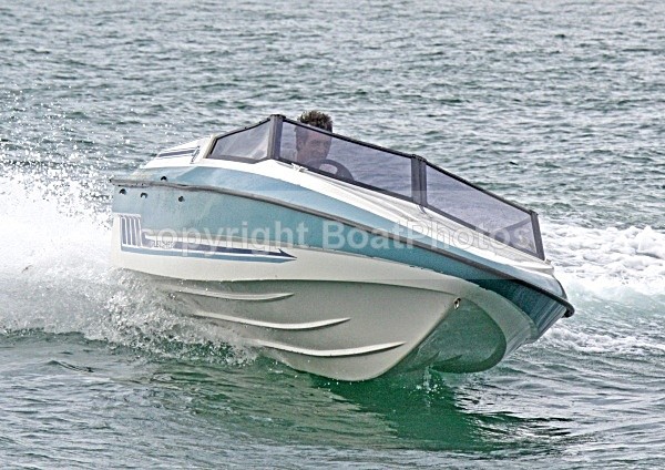 090503 HOLY SMOKE IMG_8103 - Speedboats