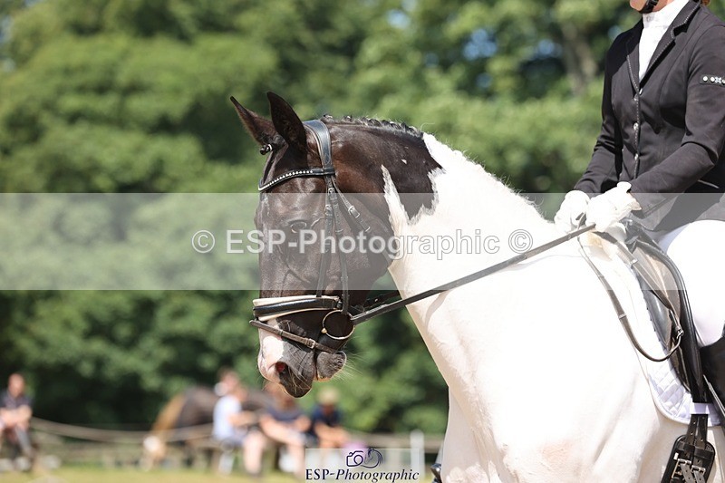 240719-121010-01602 - 123-Michelle_Wallis-Alvescot_Winning_Mood