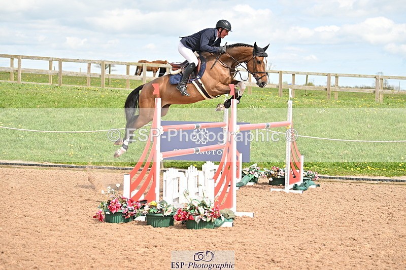 240418A-144100-04480 - Cls 9, 2 Star Big Tour 1.40m