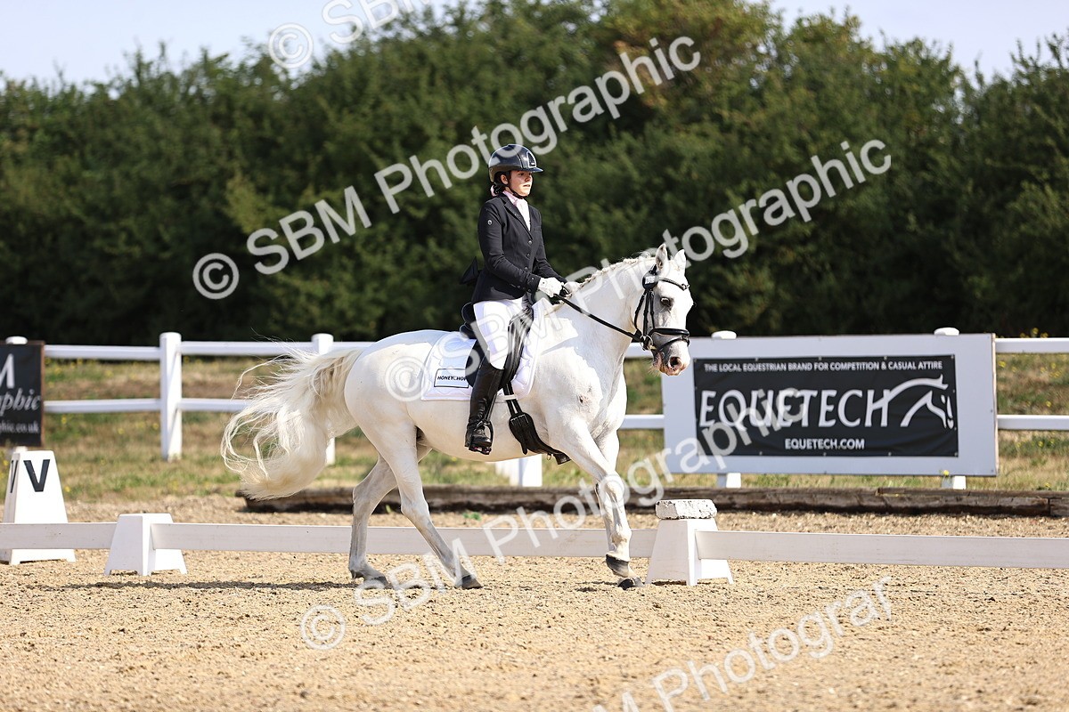 SBM_008660 - Novice 5 - 08.30-9.33