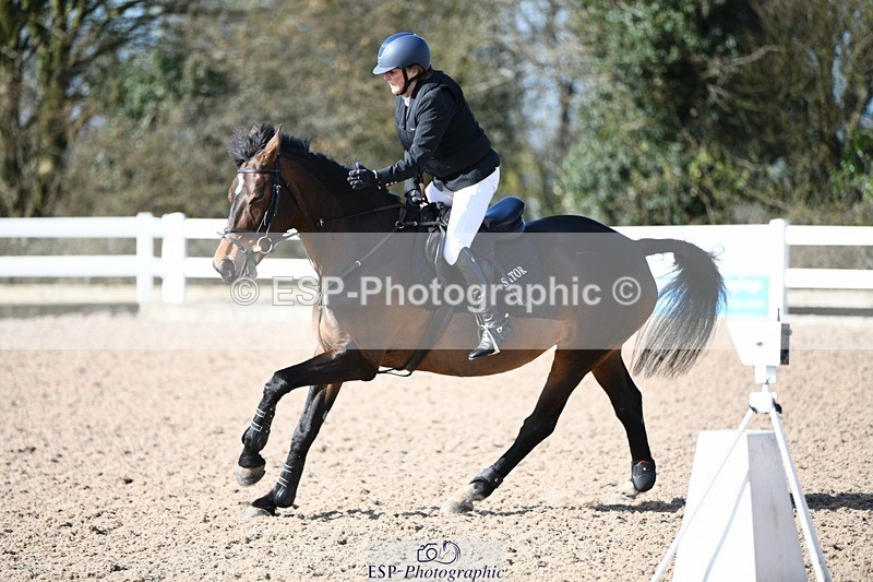 250330-103007-06137 - Cls 32 British Novice and 90cm