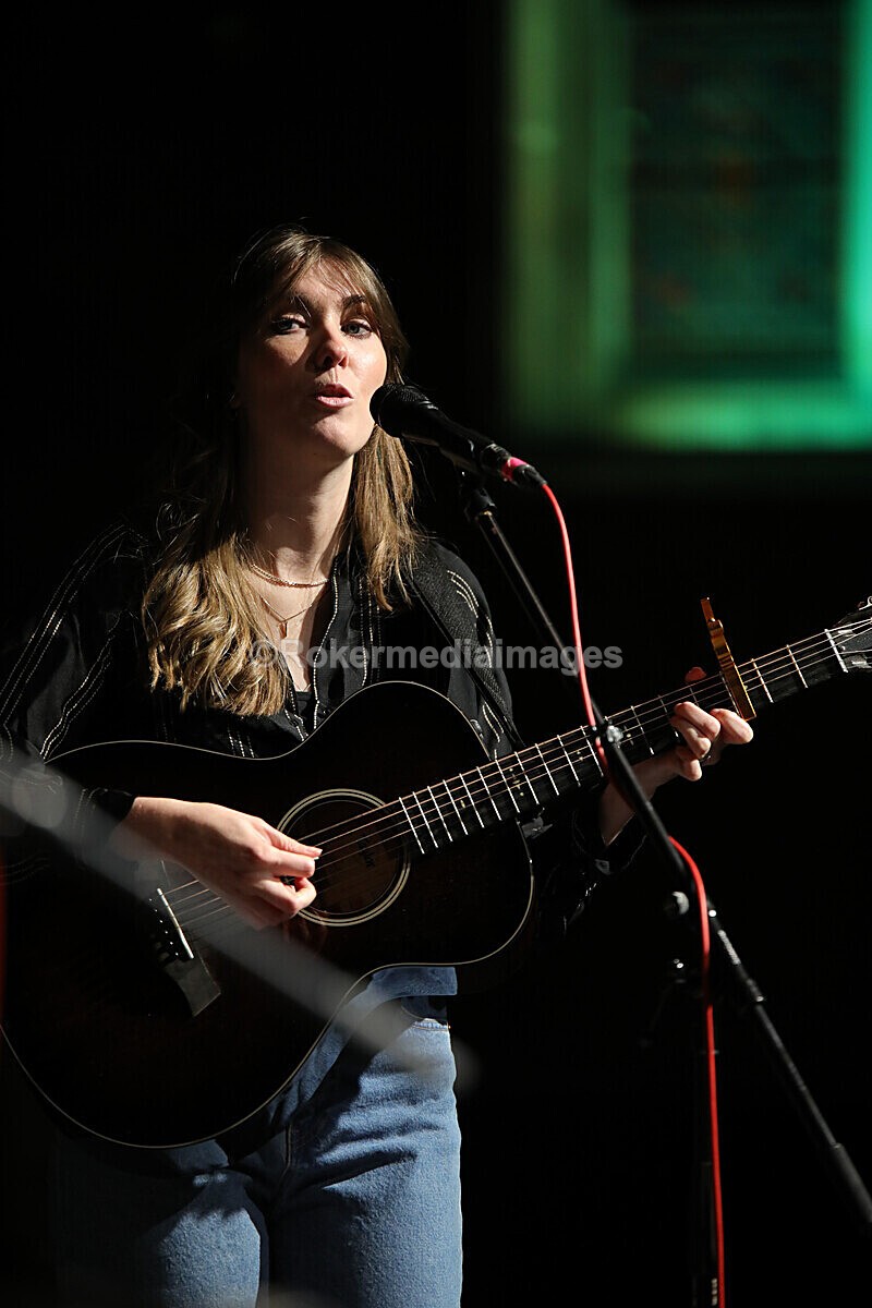 FOLK N BLUES-752 - FOLK and BLUES SEPT 2022