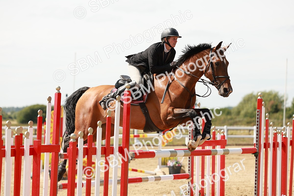 SBM_008001 - Class 4 - Senior Foxhunter - 1.20m Open