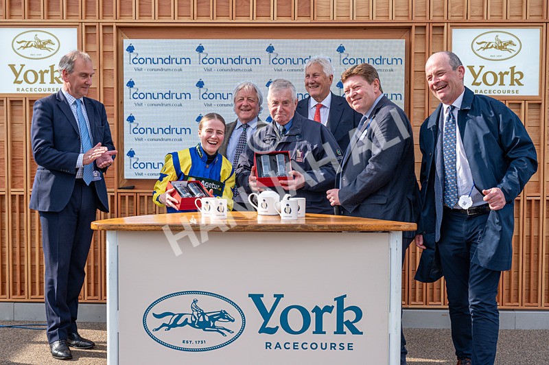 130526-Race 6-Startled-0538 - Race 6 4.40pm Conundrum HR Consulting Handicap
